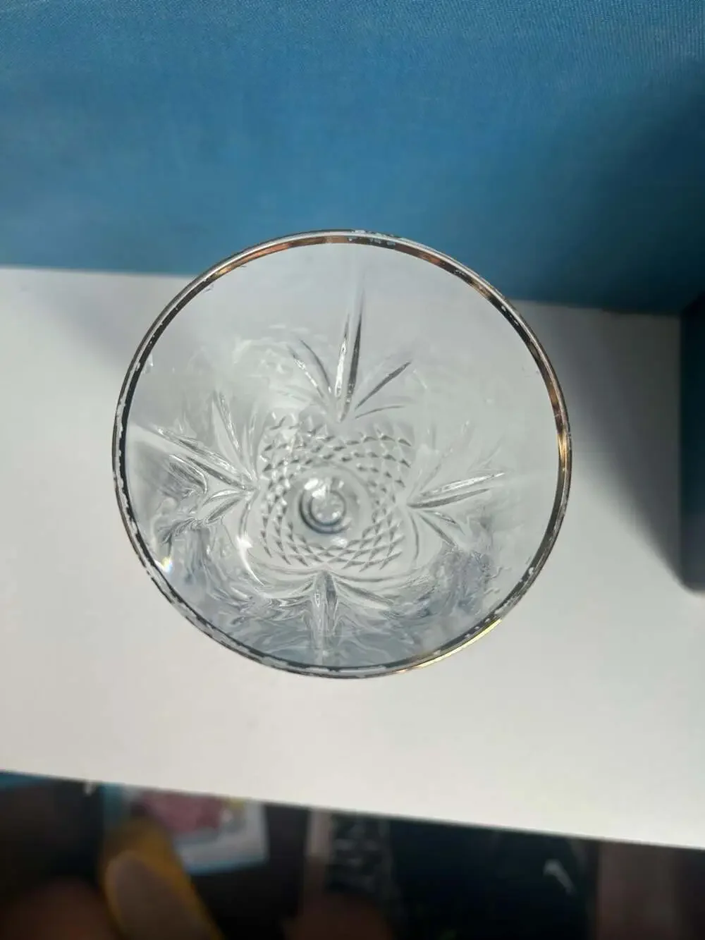 Cristal de Flandre Salzburg Gold Wine Glass with Pineapple Pattern
